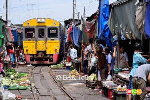 Visit Mae Klong railway market on a tour from Bangkok ✅. A fresh market located on the tracks of a railway, a train passes through eight times a day.