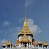 Wat Traimit temple in Bangkok, housing the world's biggest gold Buddha image. Visit Wat Traimit on a private tour in Bangkok with us.